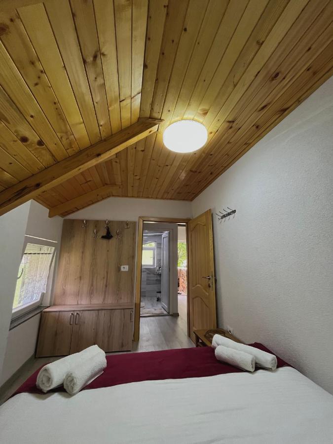 Guesthouse Gezim Selimaj Valbone Buitenkant foto