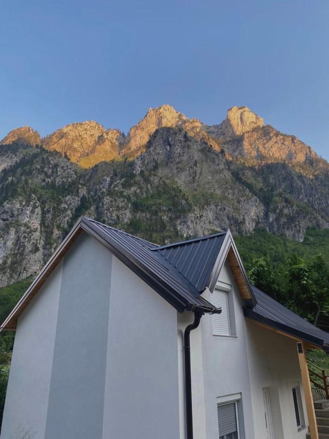Guesthouse Gezim Selimaj Valbone Buitenkant foto